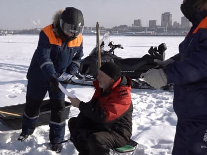 Чтобы рыбалка не оказалась последней о правилах безопасности жителям края напоминают инспекторы ГИМС МЧС России
