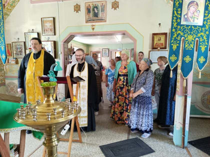 В ТРОИЦКОМ ВСТРЕТИЛИ УЧАСТНИКОВ АВТОМОБИЛЬНОГО КРЕСТНОГО ХОДА