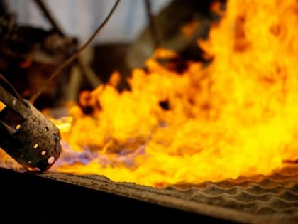 Кафе на улице Нововыборгской в Хабаровске загорелось сегодня утром