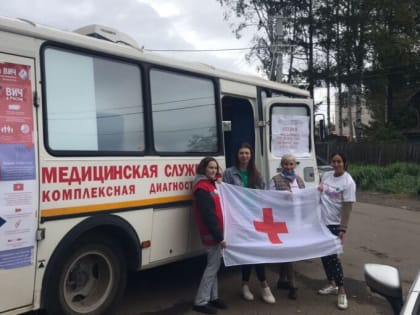 Спасатели оказали помощь на месте ДТП