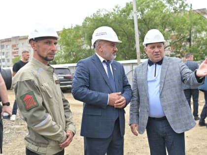 Мэр Хабаровска проинспектировал строительство домов на улице Аэродромной
