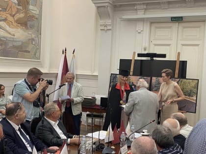 Директор Музея изобразительных искусств Комсомольска избрана почётным членом Российской Академии Художеств