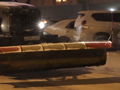 Хабаровские предприятия благоустройства продолжают убирать снег