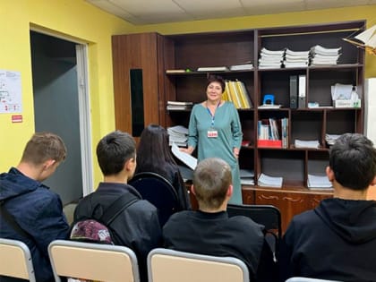 Условно осужденным несовершеннолетним рассказали о летнем трудоустройстве в Комсомольске