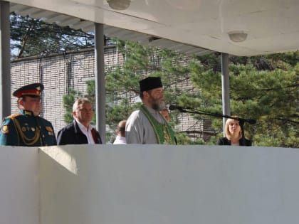 Хабаровский священник освятил памятник воинам, погибшим в СВО