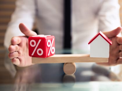 Одна ипотека выдана на 72 человека в 2022 году в России