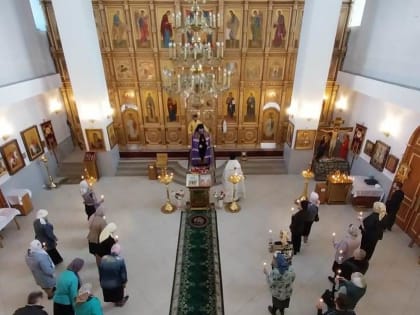 В НЕДЕЛЮ 7-Ю ПО ПАСХЕ ЕПИСКОП АРИСТАРХ СОВЕРШИЛ ЛИТУРГИЮ В ХРАМЕ СВЯТОГО ВОИНА ФЕОДОРА УШАКОВА