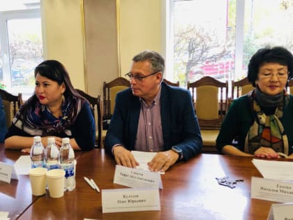 Рабочая встреча Общественной палаты региона с Рифатом Сабитовым