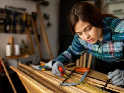 Подросткам в России готовы платить до 100 тысяч рублей