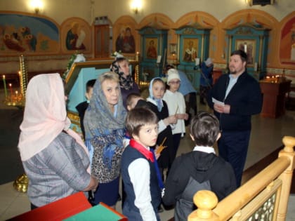 Дети из школы-интерната посетили Покровский храм