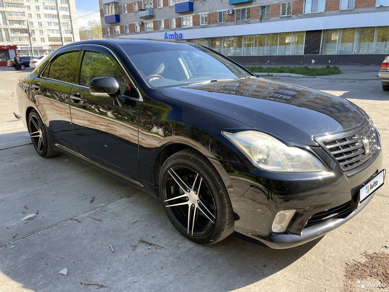 Toyota Crown Royal Saloon 2010