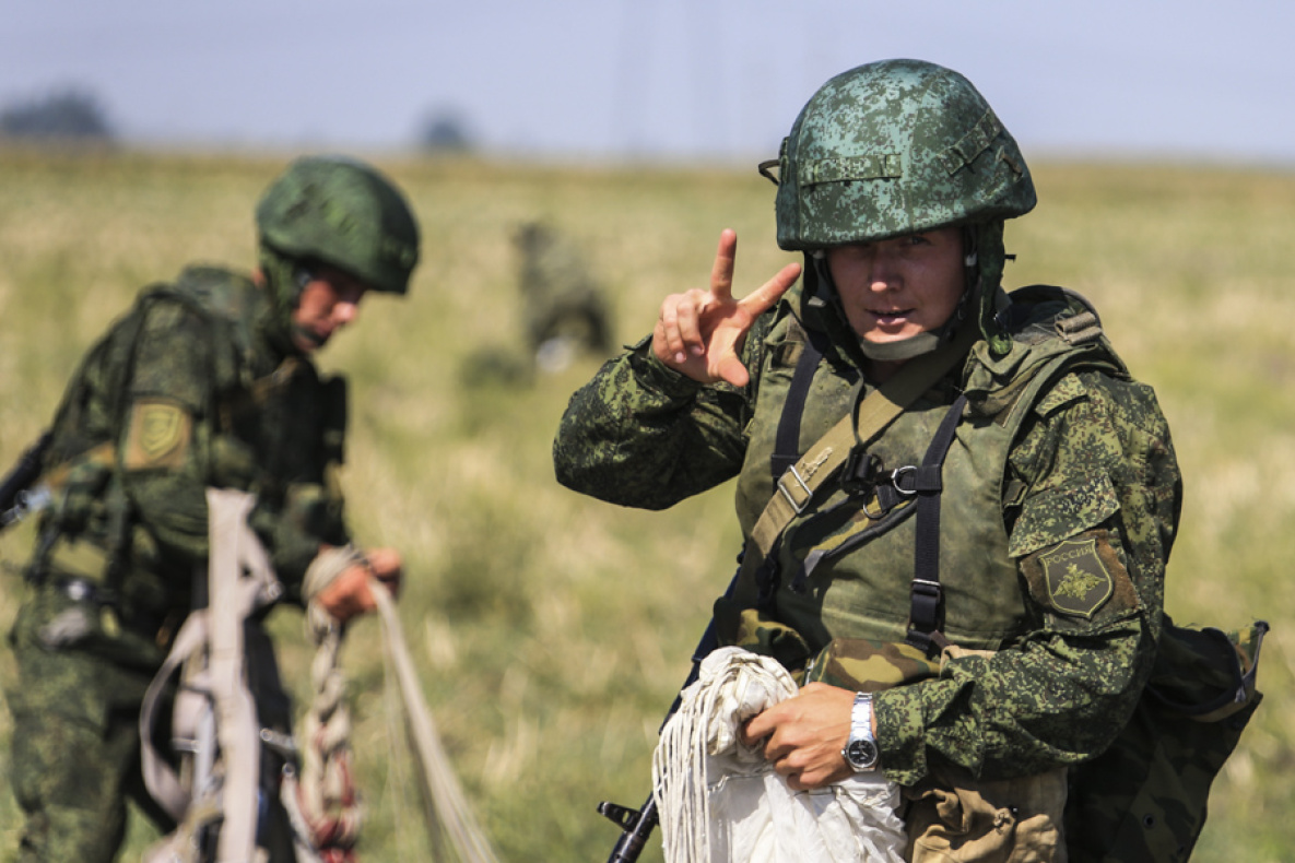 Сила учения. Военные учения. Боевые учения. Солдаты на учениях. Армейские учения.