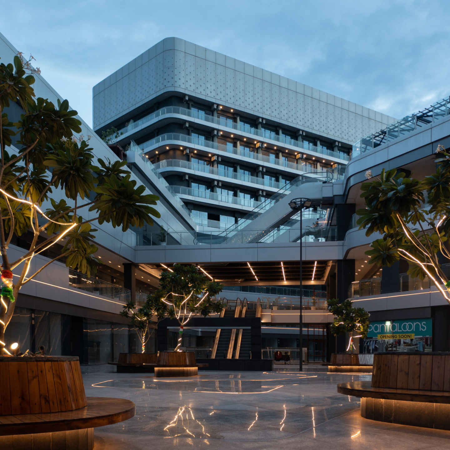 Elan Miracle — World-Class Retail Entertainment Sector 84 Gurugram