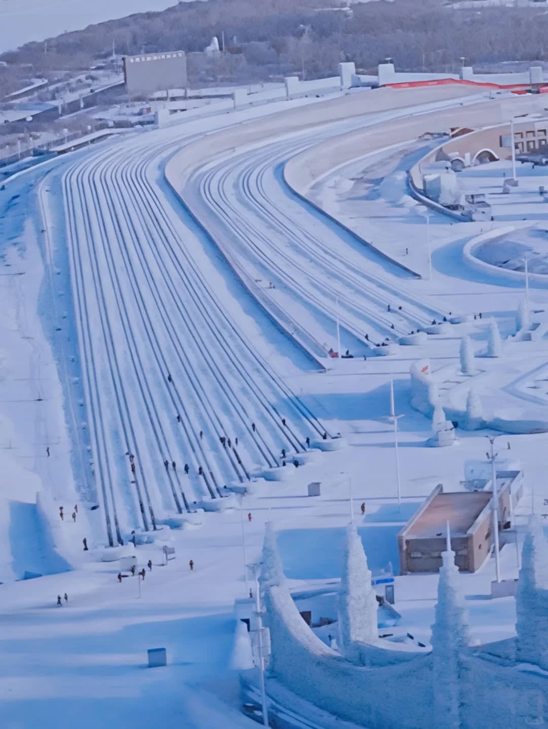 521 Meter Ice Slide Structure