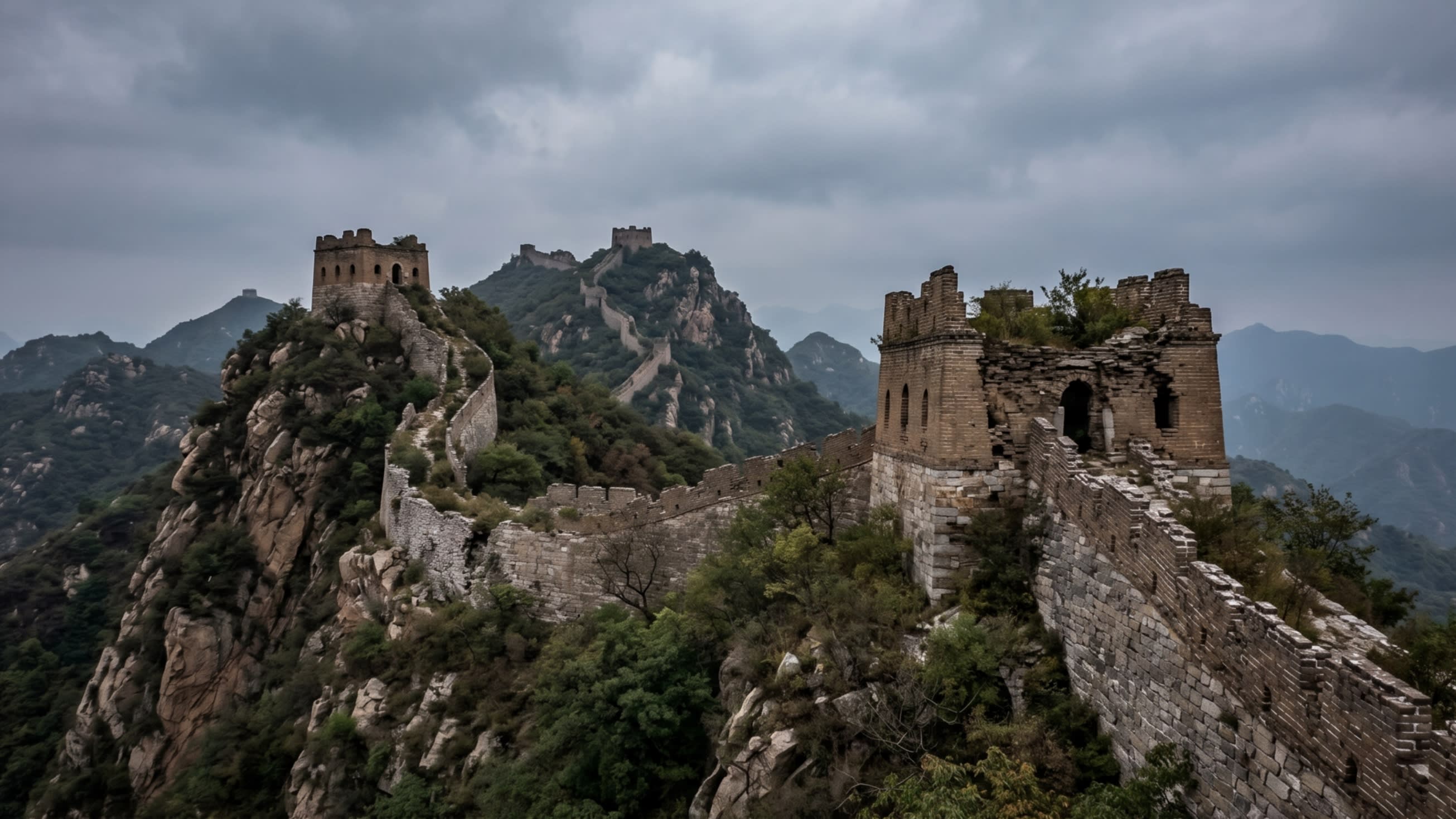 Image 2 - The rugged and crumbling beauty of the Jiankou Wild Wall