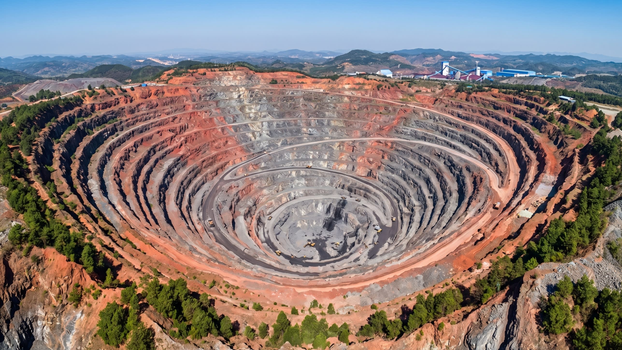 Image 1 - Standing on the edge of time at the massive Daye 'Grand Pit'
