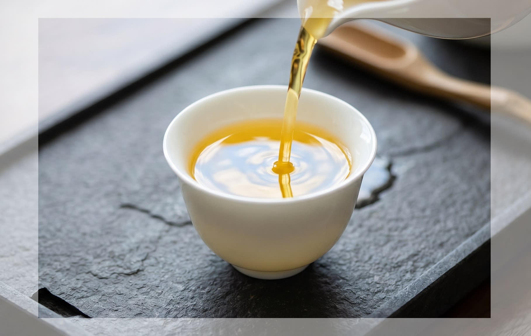 Image 3 - Liquid gold: The brilliant clarity of a master-brewed infusion