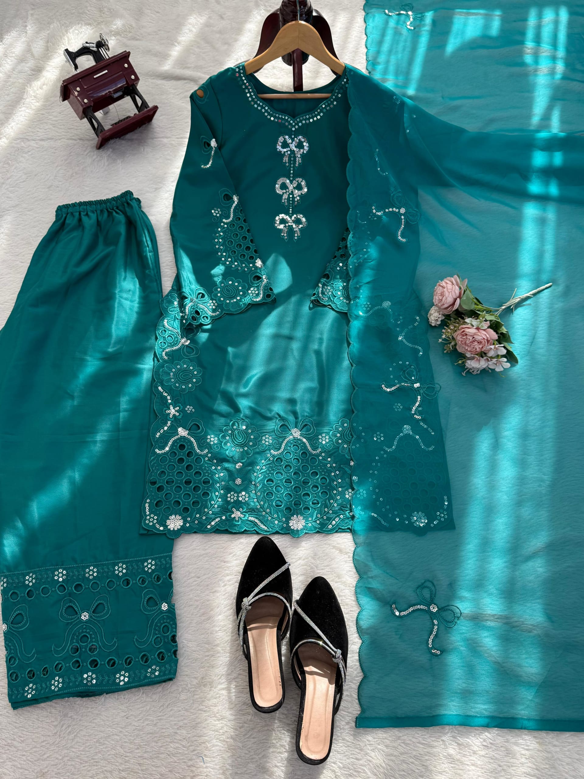 Designer Palazzo Set – Elegant Ethnic Wear - View 3