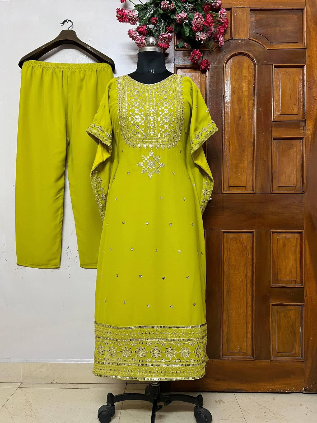 Premium Designer Kaftan & Pant Set - View 5
