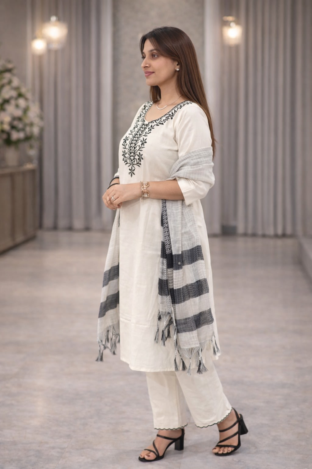 Elegant Straight Kurti Pant Dupatta Set - View 3