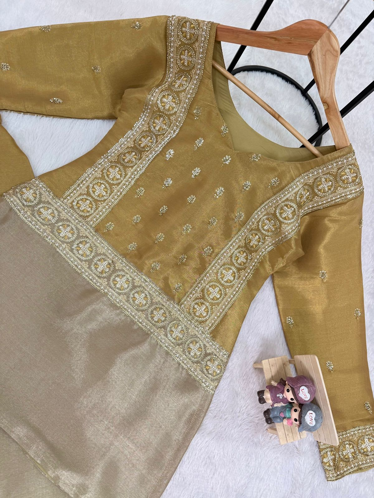 Presenting Our Exclusive Stunning Co-Ord Set - View 7
