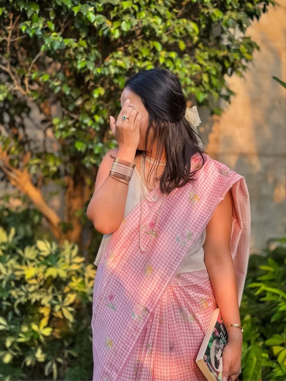 Elegant Linen Saree Collection - View 2