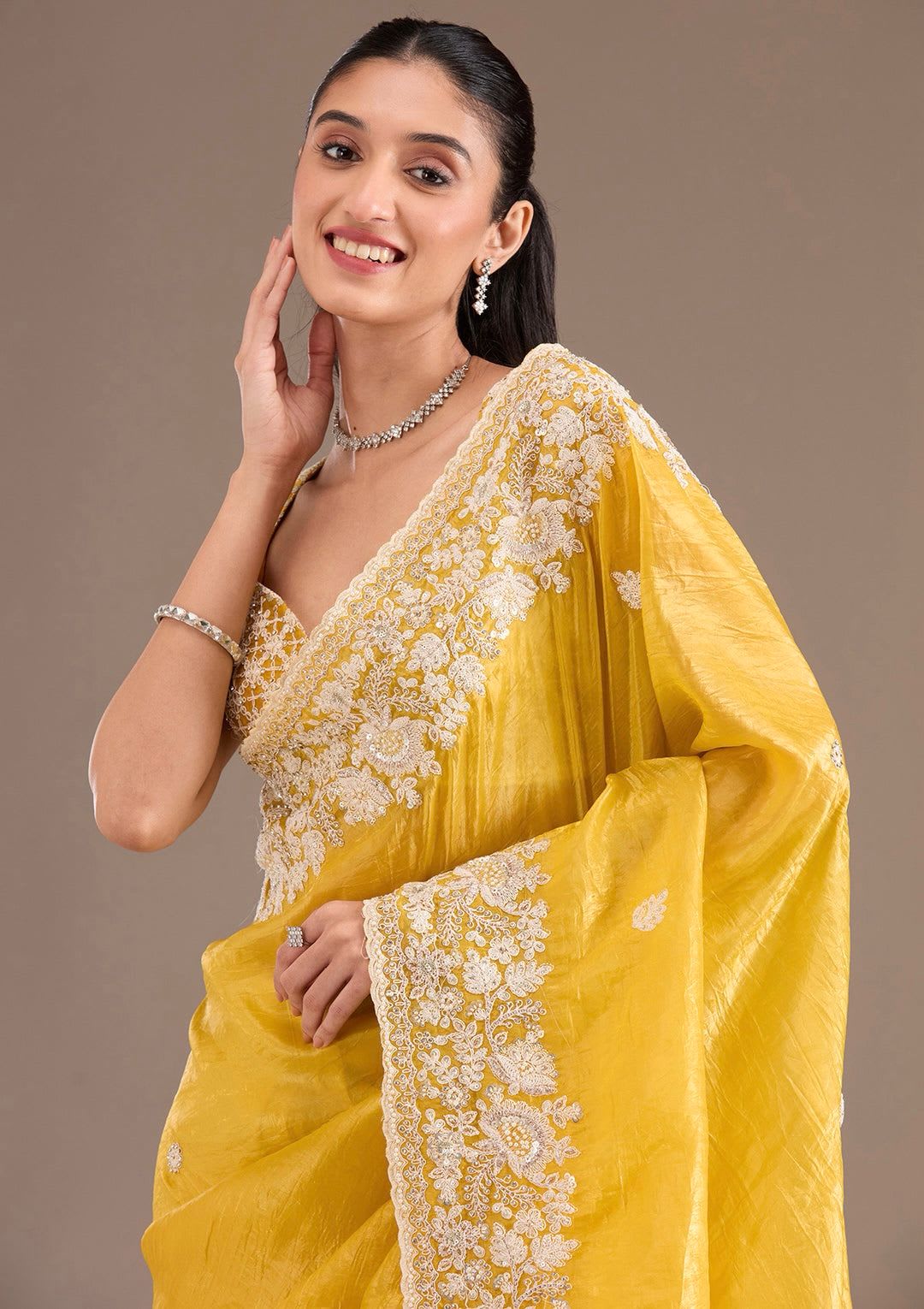 Premium Gold Crush saree - View 4