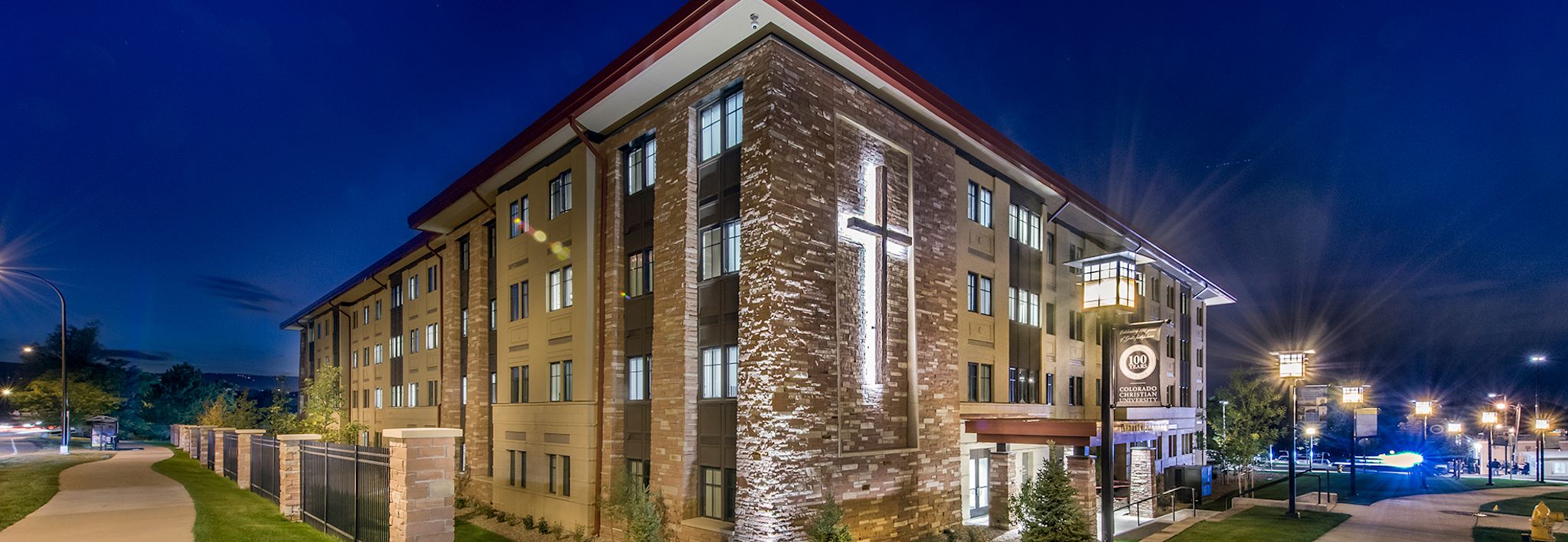 Night view of Yetter hall from the side.