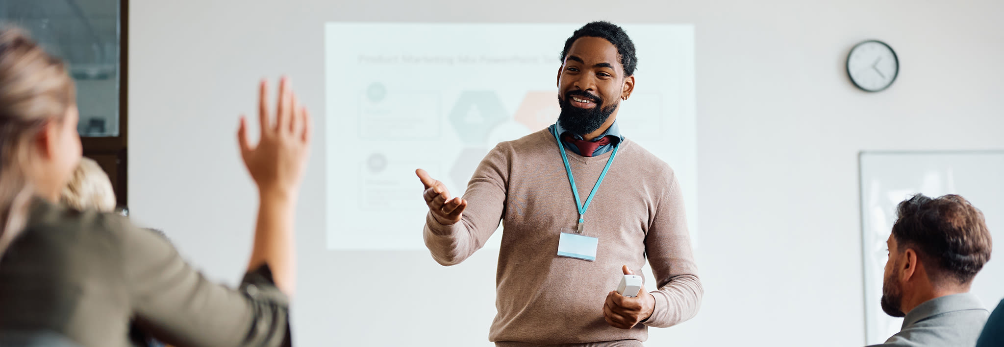 nursing student working in the ccu sim lab