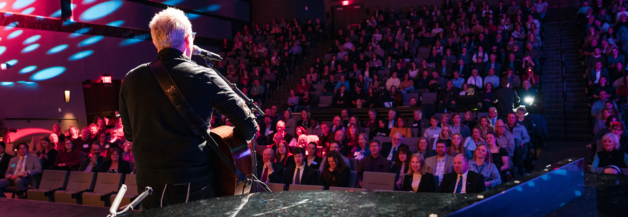 steven curtis chapman performing in the armstrong center at ccu