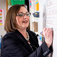 Headshot photo of Amy Starnes