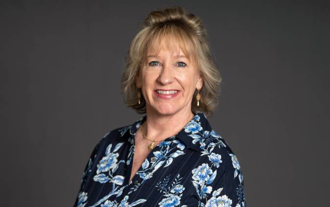 Headshot photo of Susan Rutherford