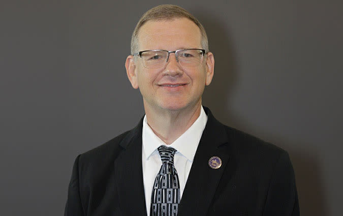 Headshot photo of Dr. Eric McCraney
