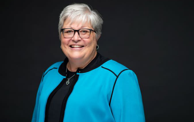 Headshot photo of Dr. Beth Robinson