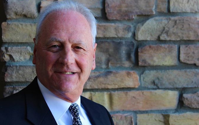 Headshot photo of Dr. Thomas Waller