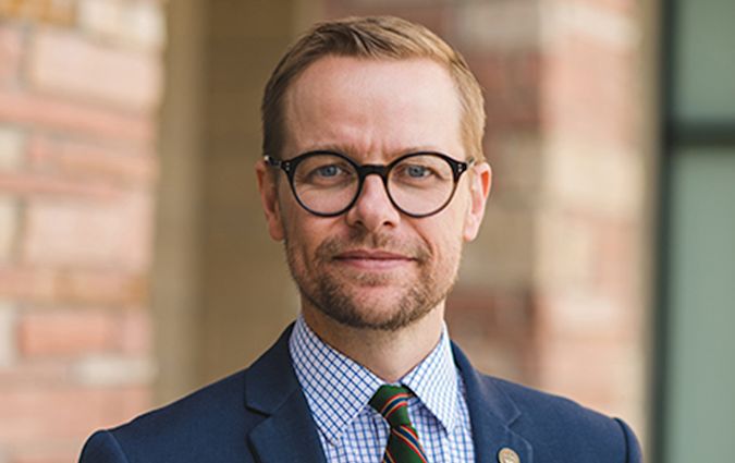Headshot photo of Dr. Ian Clary