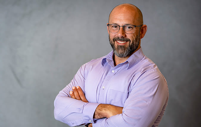 Headshot photo of Dr. Bruce Bentley