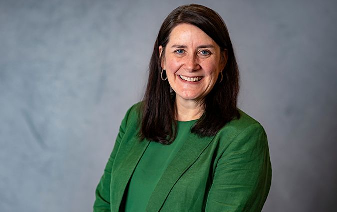 Headshot photo of Lisa Glazier