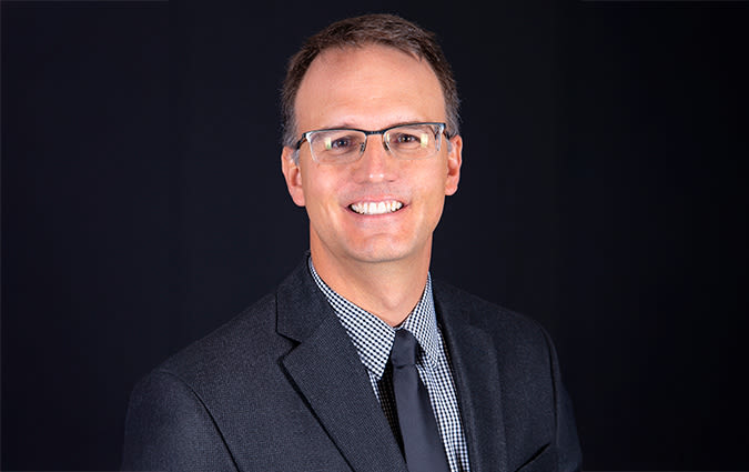 Headshot photo of Dr. Matt Jones