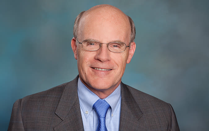 Headshot photo of Thomas Campbell