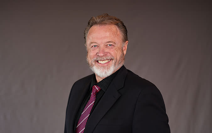 Headshot photo of Steven Taylor