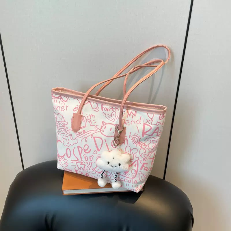 Graffiti tote bag with pendant - London's Imports Ghana