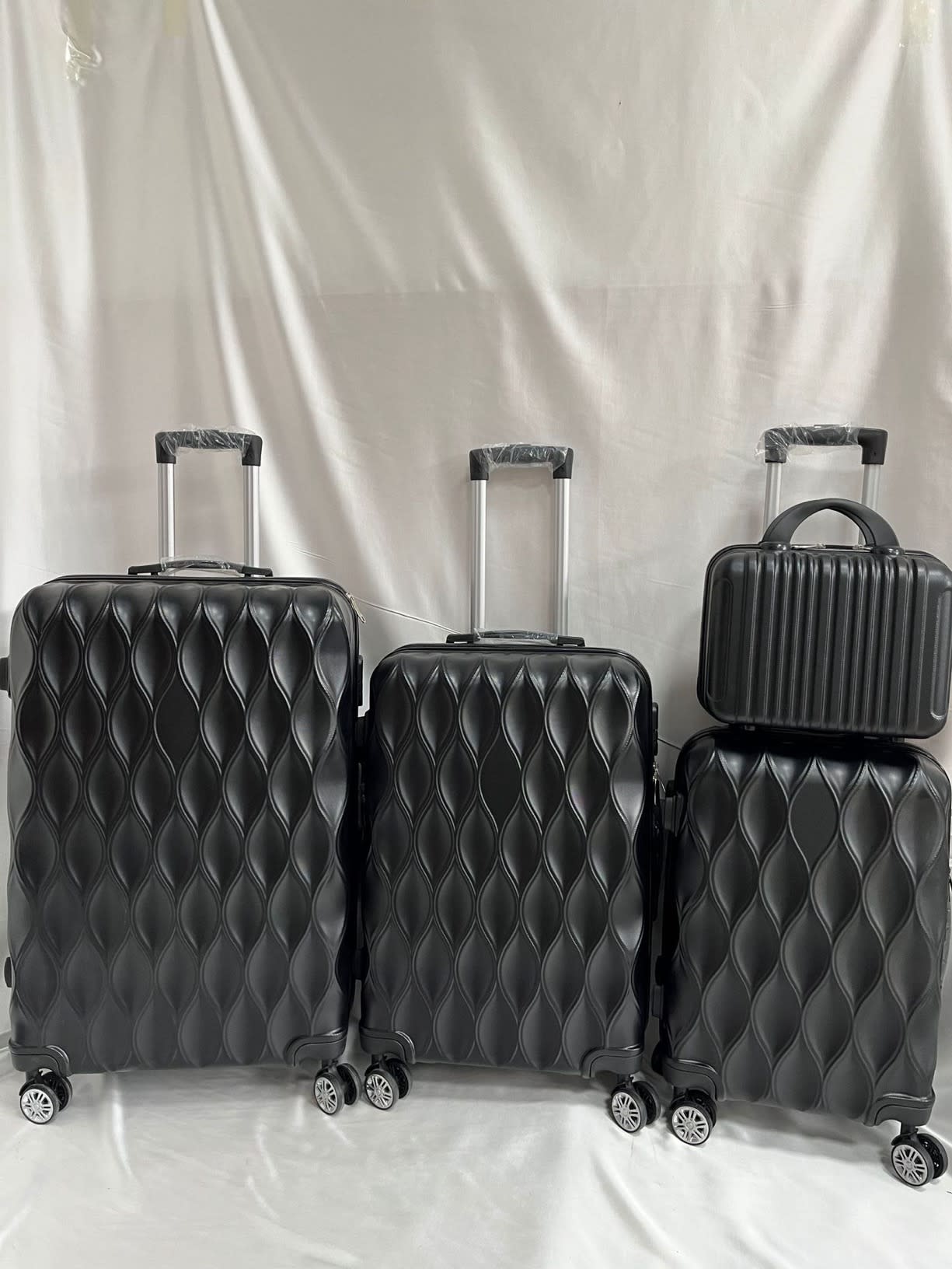 Anti crack traveling bag - London's Imports Ghana