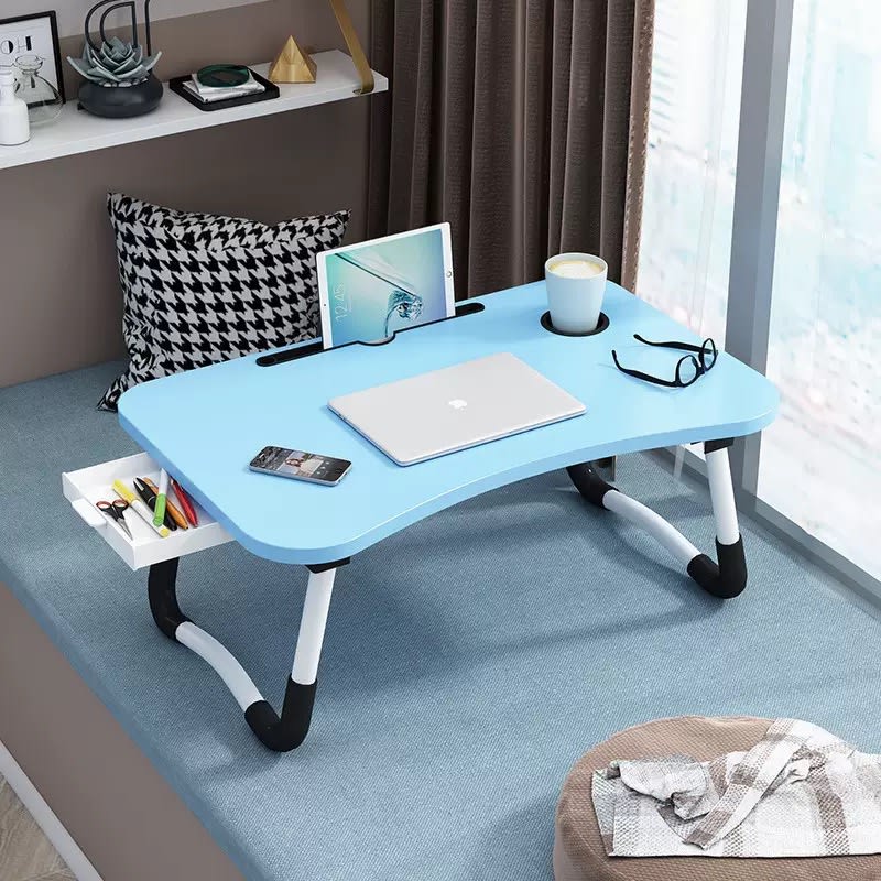 Foldable bed table