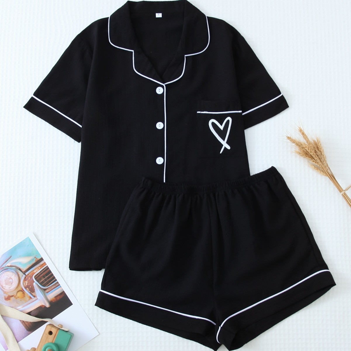 Single heart sleep wear