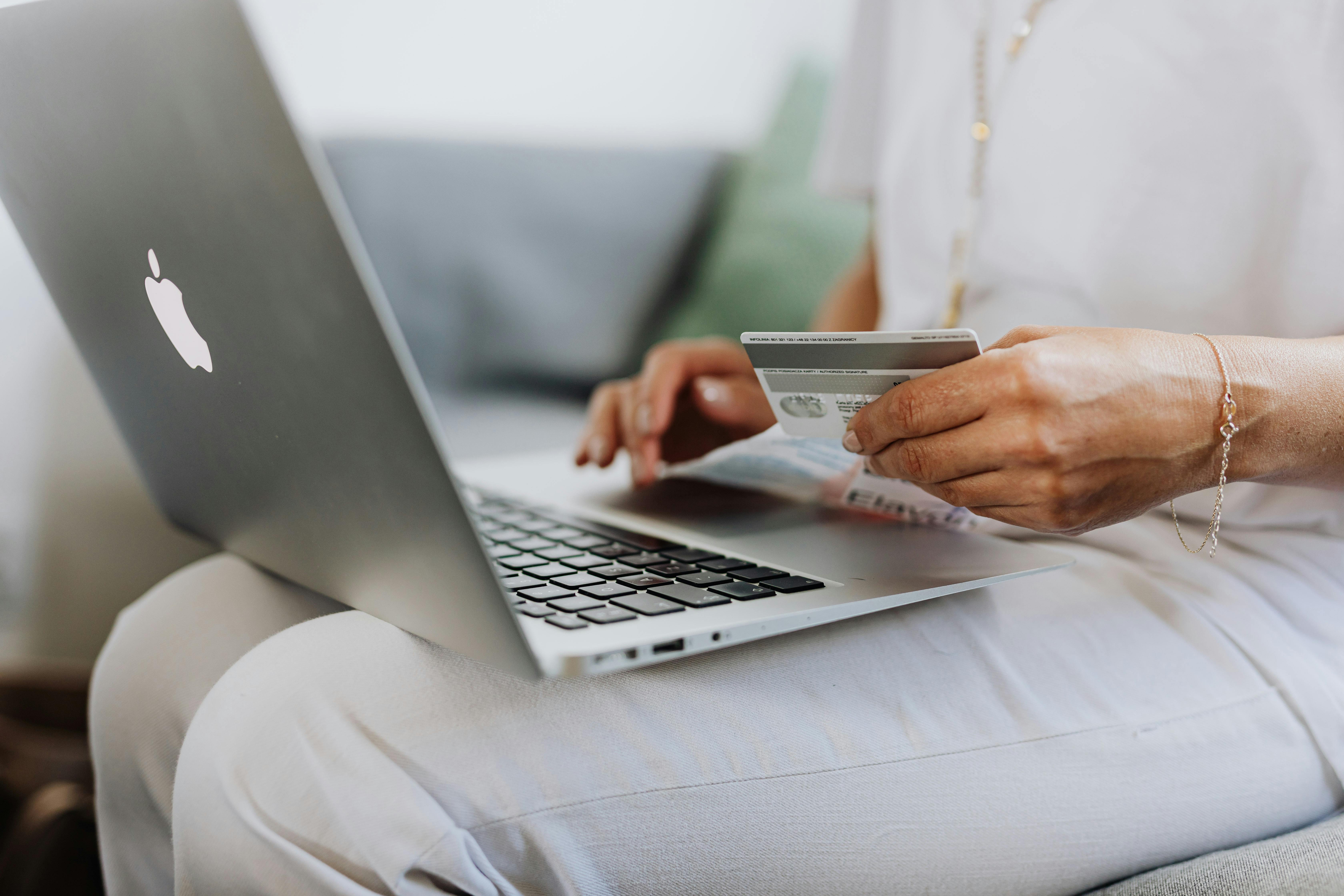 Compras internacionais ficarão 20% mais caras em abril.