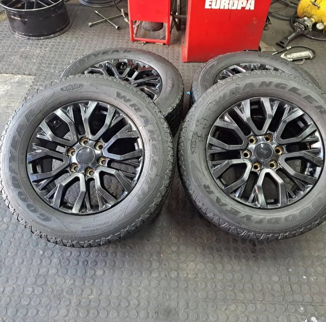 18" Original Ford Ranger Wikdtrack Mags & Tyres 2