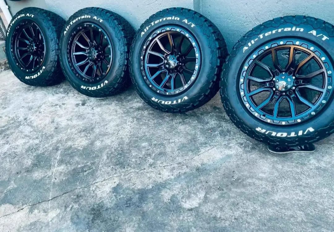 Black Rhino Rims 18 Inch With Tyres 265/60 /18 with 10 j fits 2
