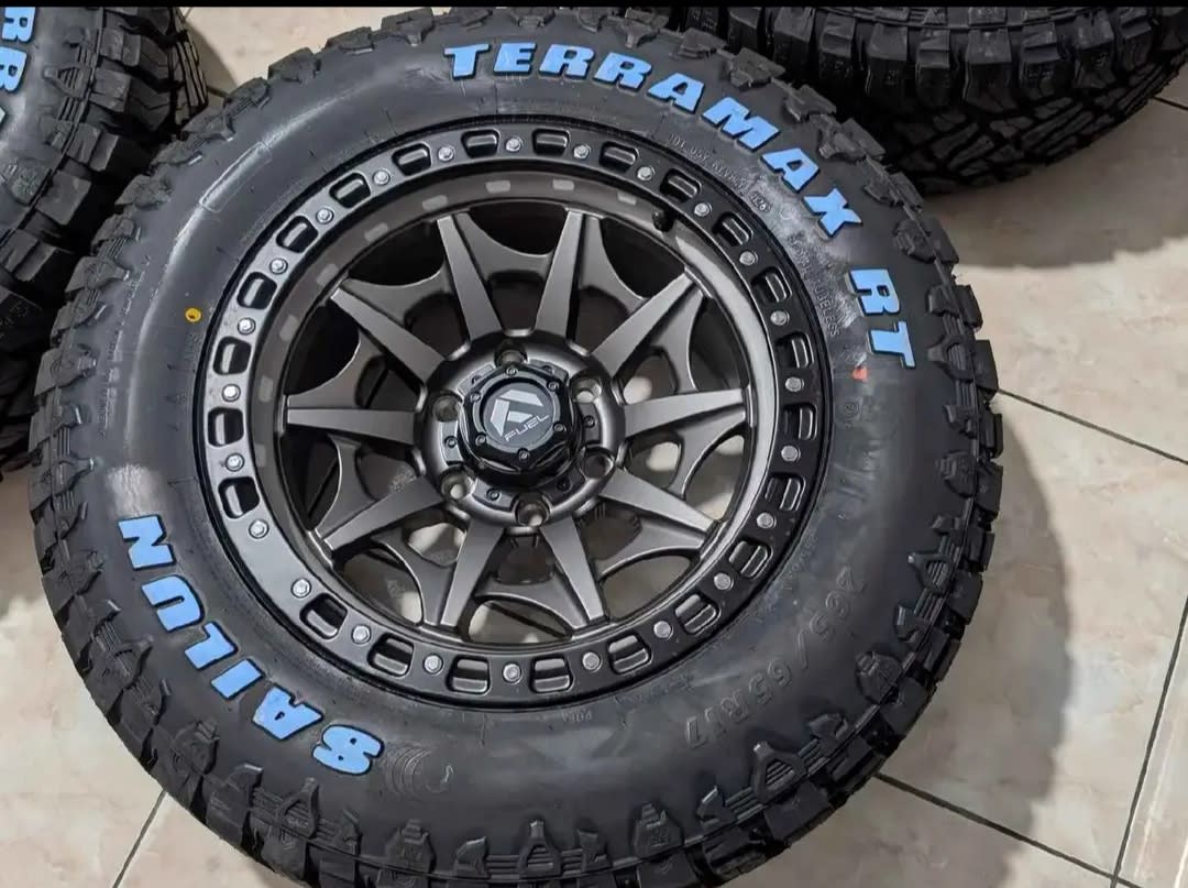 Black Fuel Rims 17 Inch With Tyres 265/65/17