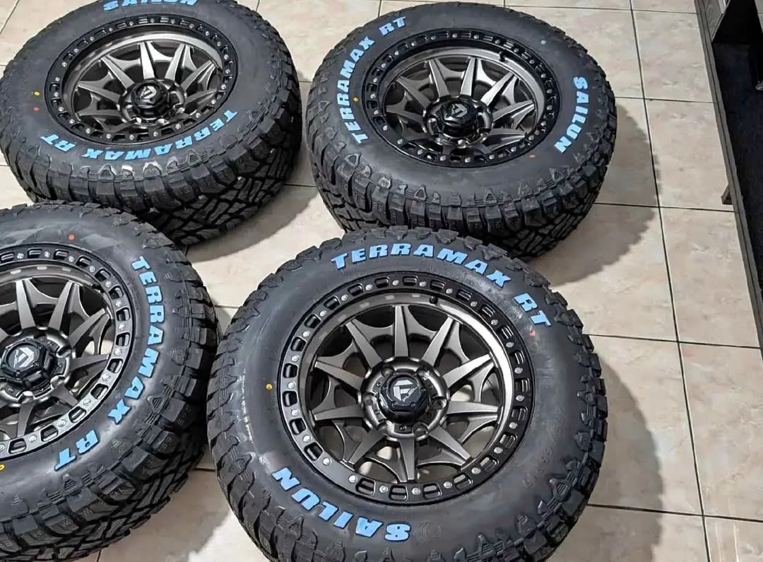 Black Fuel Rims 17 Inch With Tyres 265/65/17 2